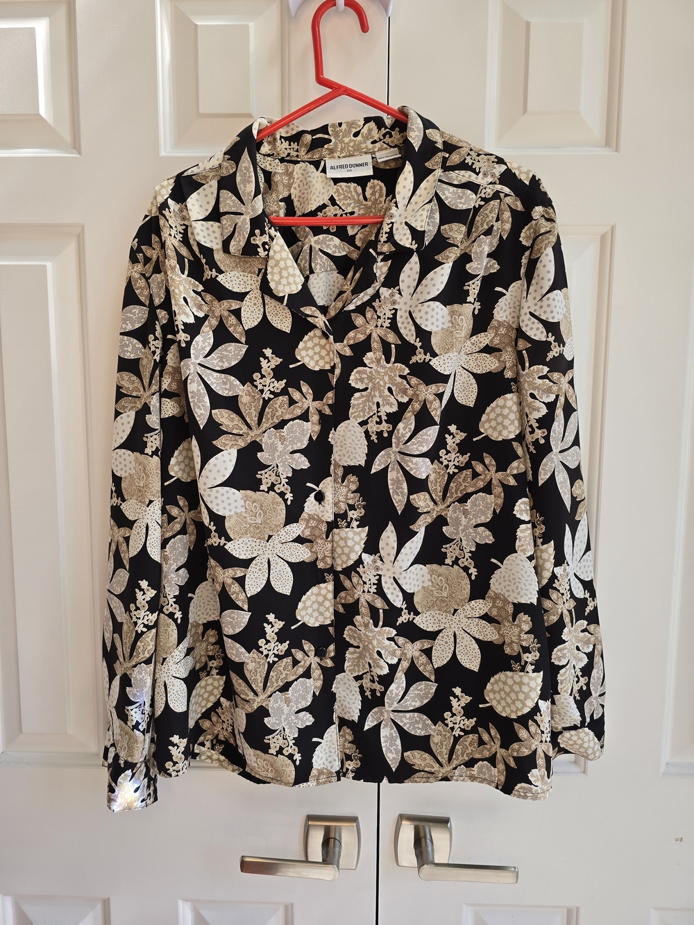 Alfred Dunner Black Floral Button-Up Blouse